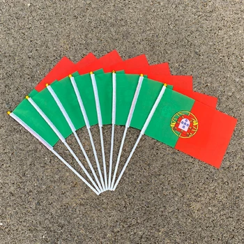 aerlxemrbrae Изготовленный На Заказ Ручной флаг 100шт 14 * 21 см Пластиковая Палочка Для Вручения Флага Мира Национальный флаг Португалии ручные флаги